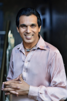 Ali Waris pakistani stage actor