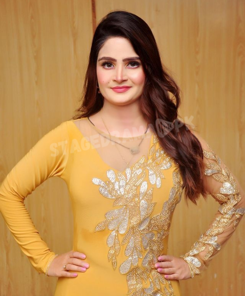 Wajeeha Ali stage dancer and actress
