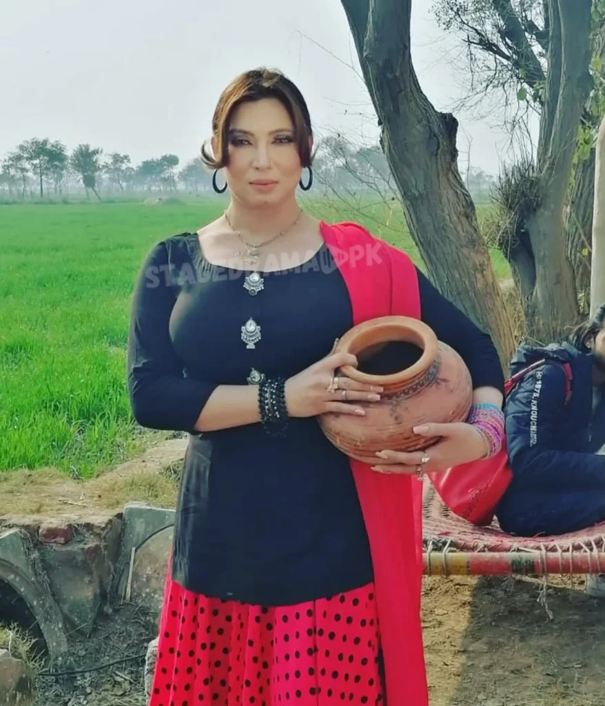 khushboo khan in tere bajre di rakhi film