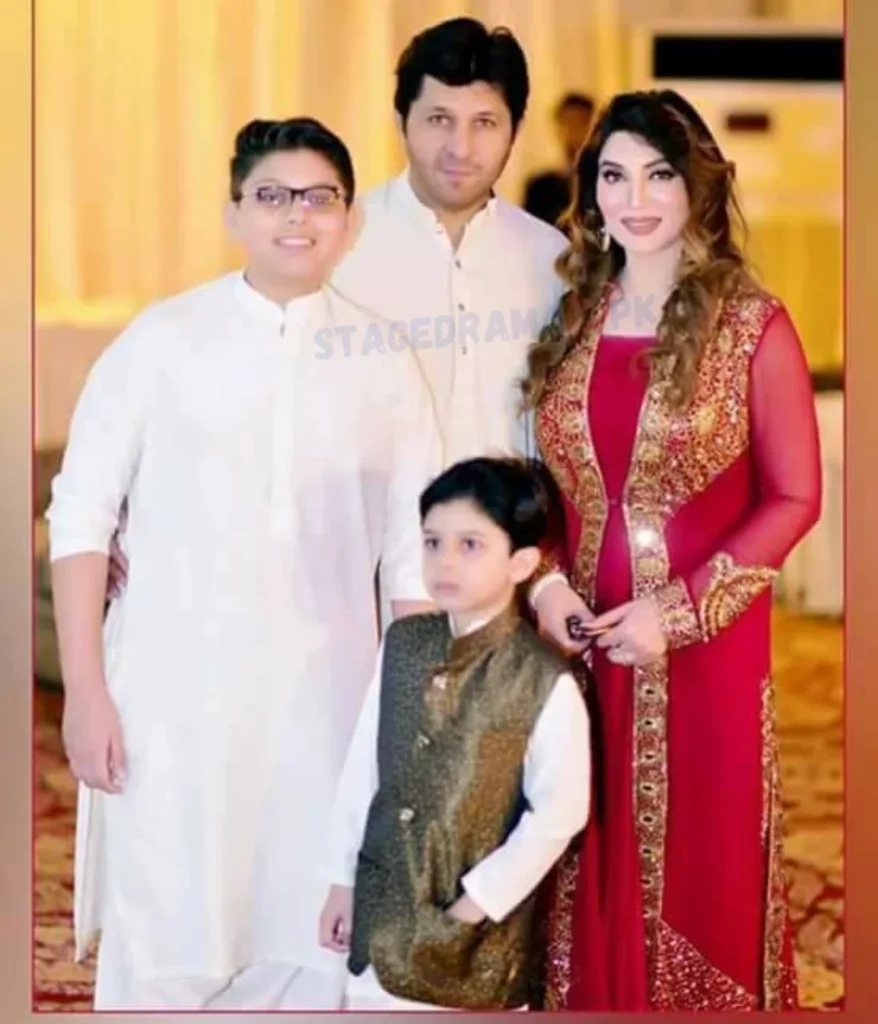 khushboo khan with husband and childrens