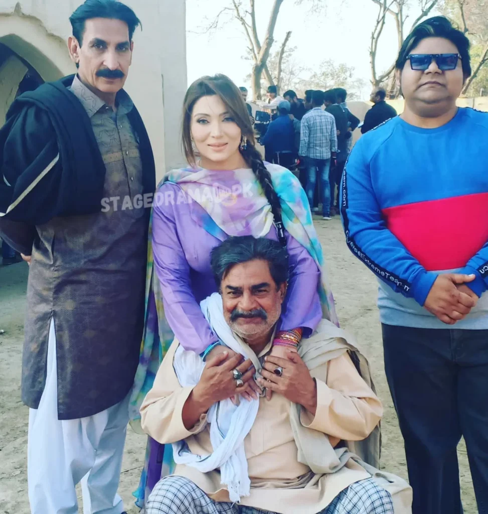 khushboo khan with iftikhar thakur and Irfan Khoosat tere bajre di rakhi film set
