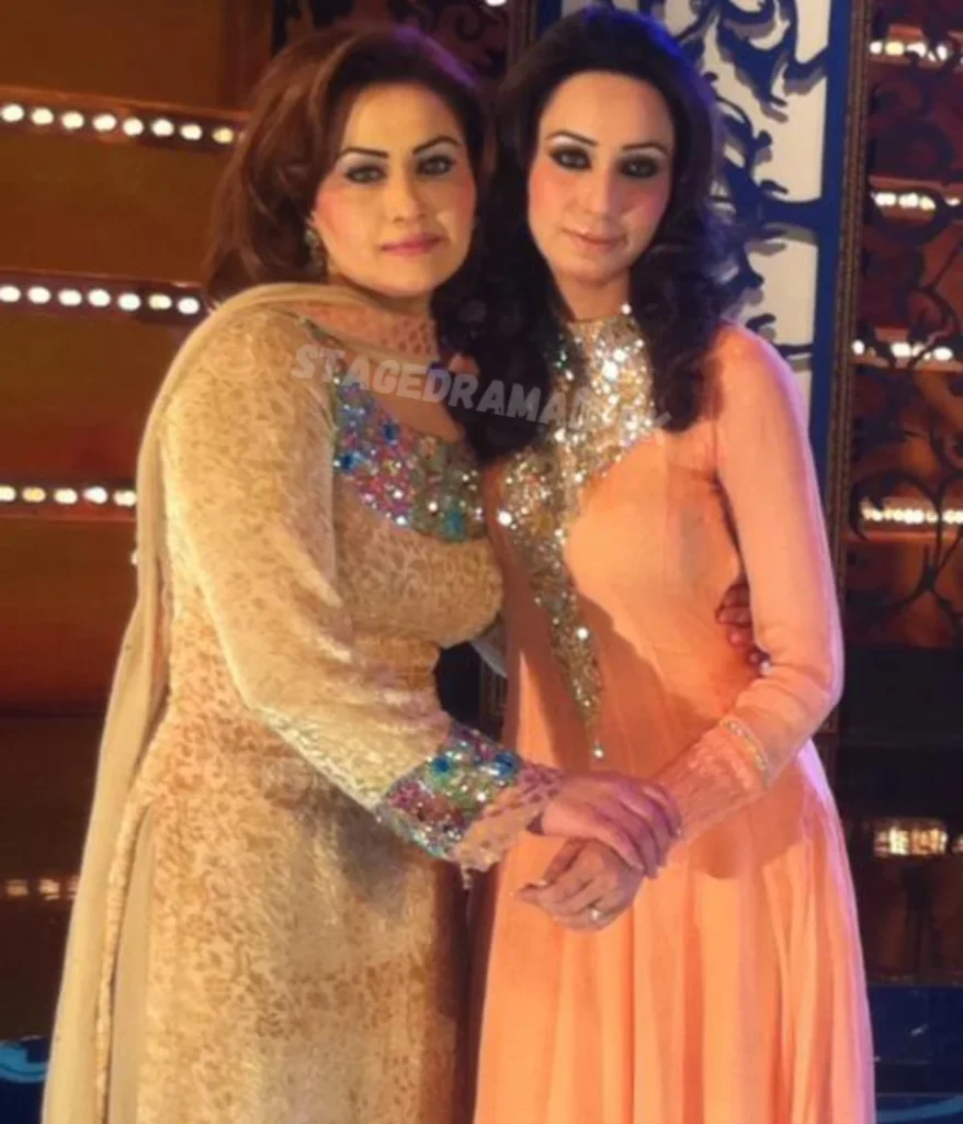 nargis with sister deedar