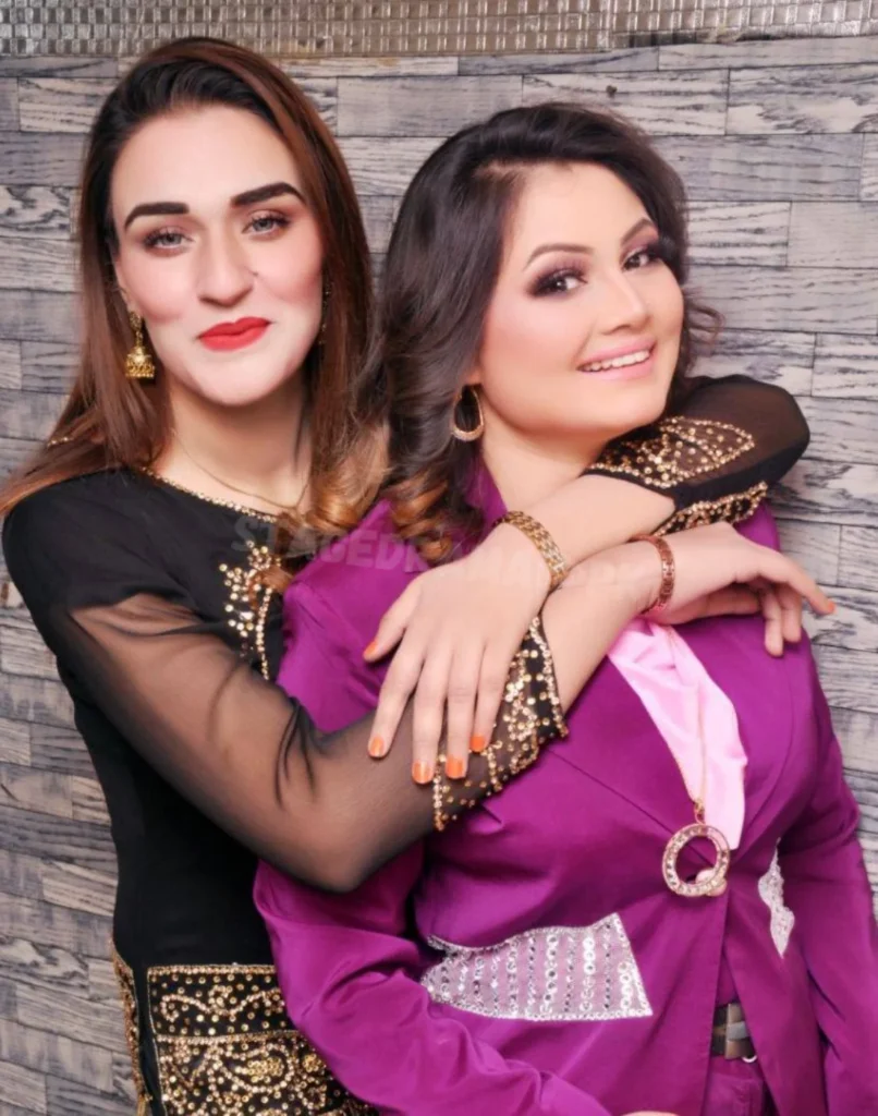 Tabinda Ali with jiya butt stage actress