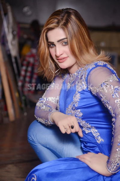 nayab khan stage drama actress and dancer