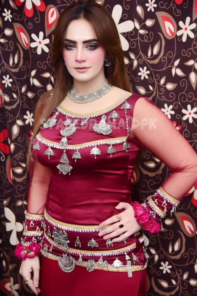 zara khan stage drama actress