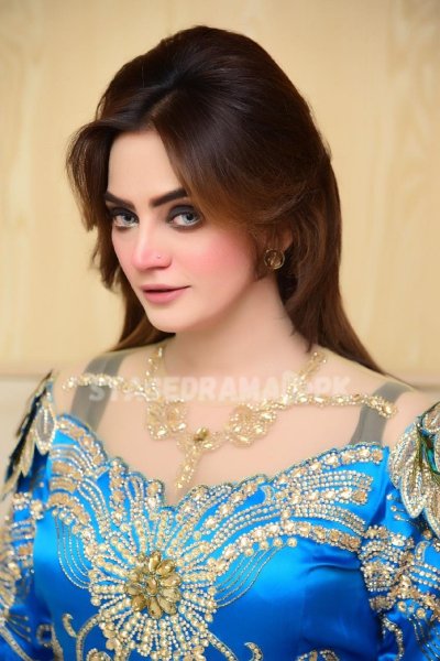 zara khan stage drama