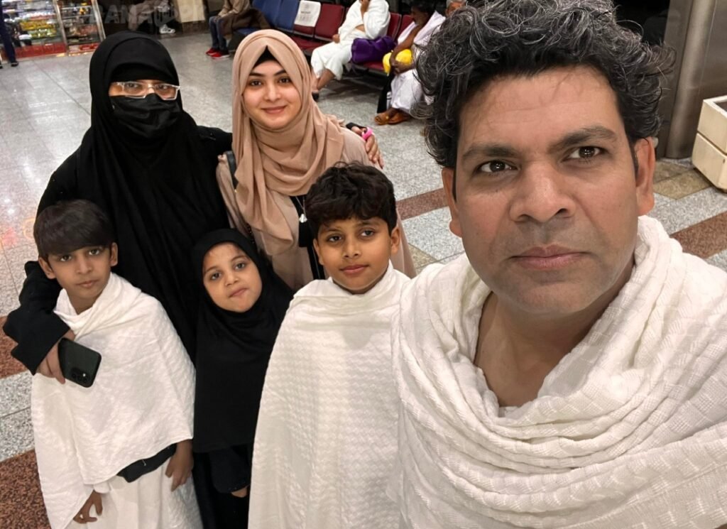 Babbu Rana with hiss wife and two daughters and two sons