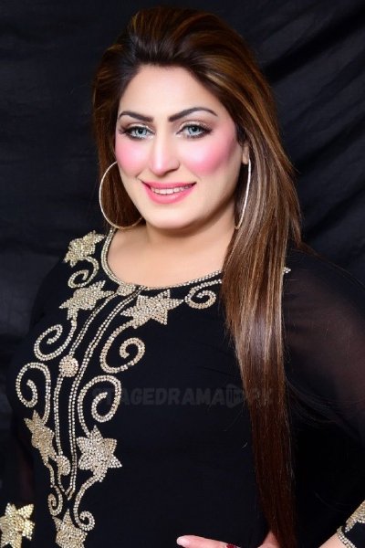ayesha chaudhry stage actress